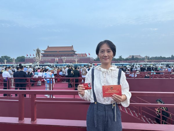 民信配资端 新农人代表石嫣现场观礼阅兵：我热泪盈眶